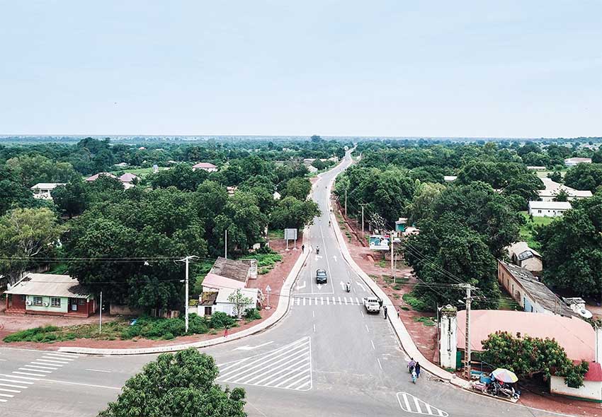 援岡比亞上河區公路橋梁項目.jpg